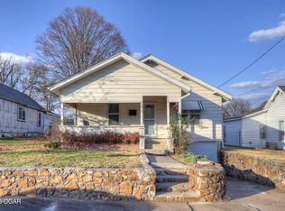 1015 Cedar St, Carthage, MO 64836