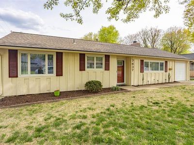 7637 Colonial Dr, Prairie Village, KS, 66208