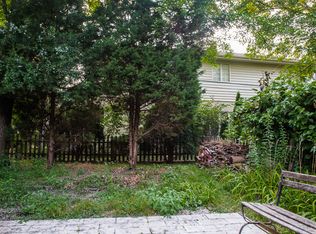 833 W Chestnut St, Hinsdale, IL 60521