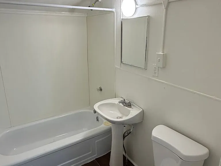 2523 Jones St — Photo 21