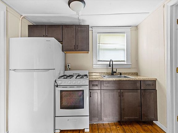 5th image of 47 Willow St