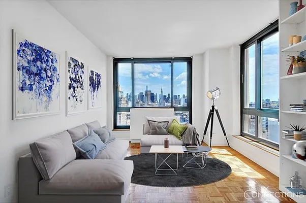 Sold by City Connections Realty | media 3