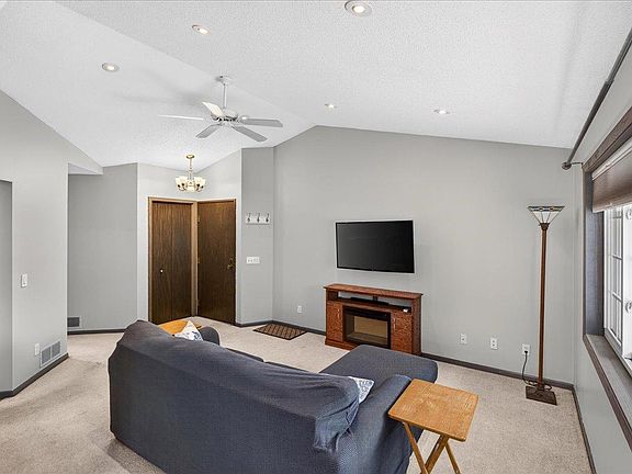 5th image of 4171 3rd St NE Unit 201