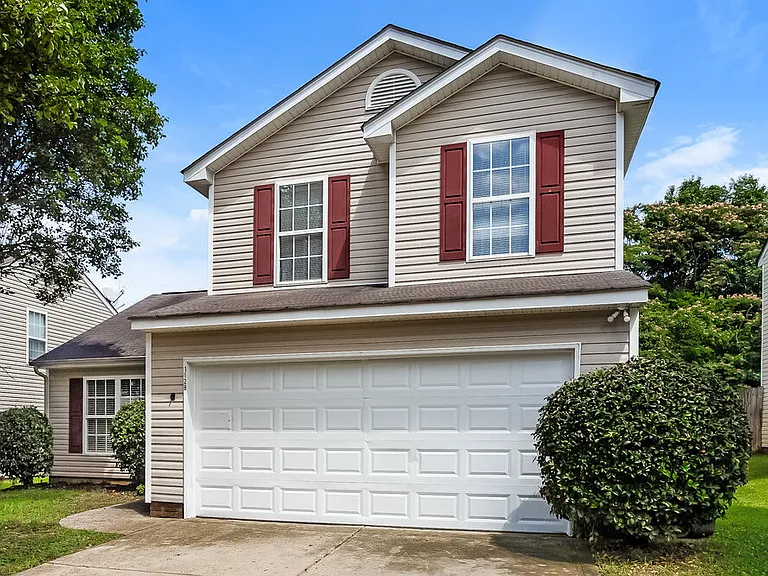 1028 Jordans Pond Ln — Photo 4