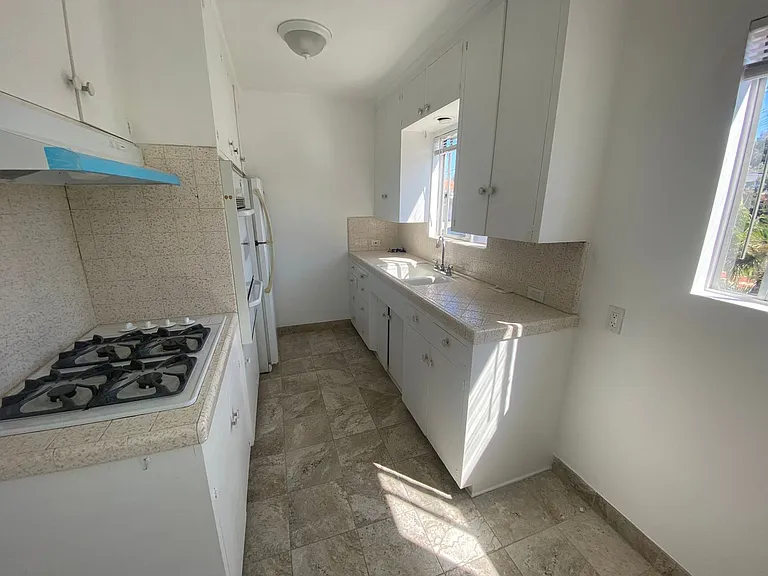 860 Olive Ave — Photo 12