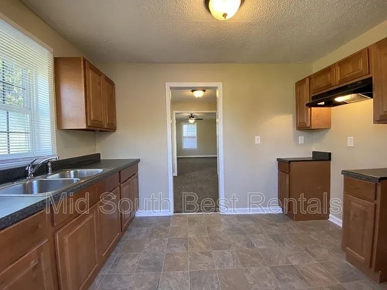 3055 Seminole Rd — Photo 3