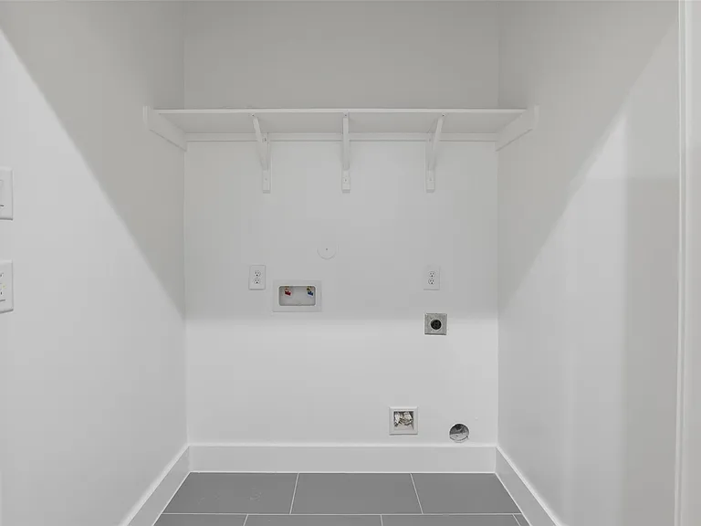 892 Paul Quinn St — Photo 18