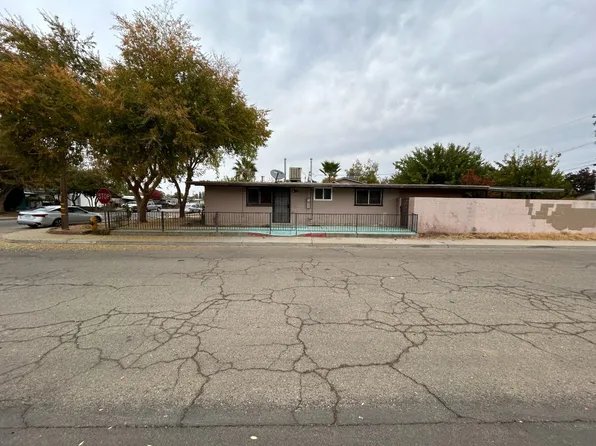 236 K St, Sanger, CA 93657