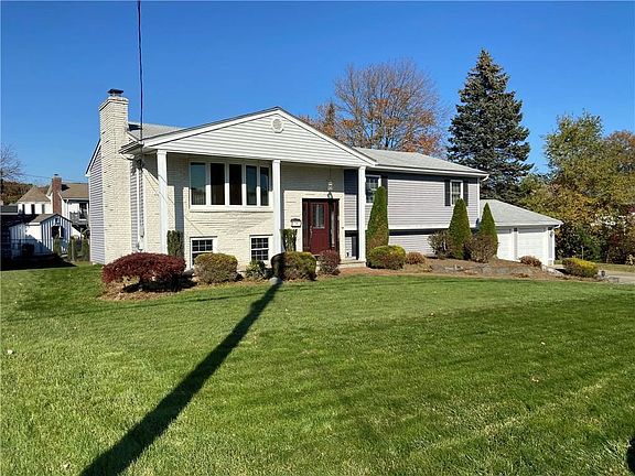 2nd image of 21 Conifer Dr