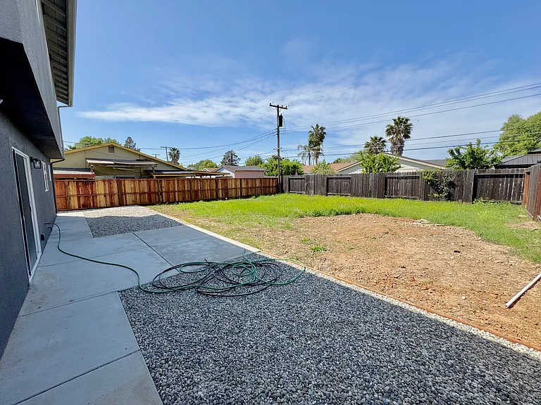 10426 Reymouth Ave — Photo 19