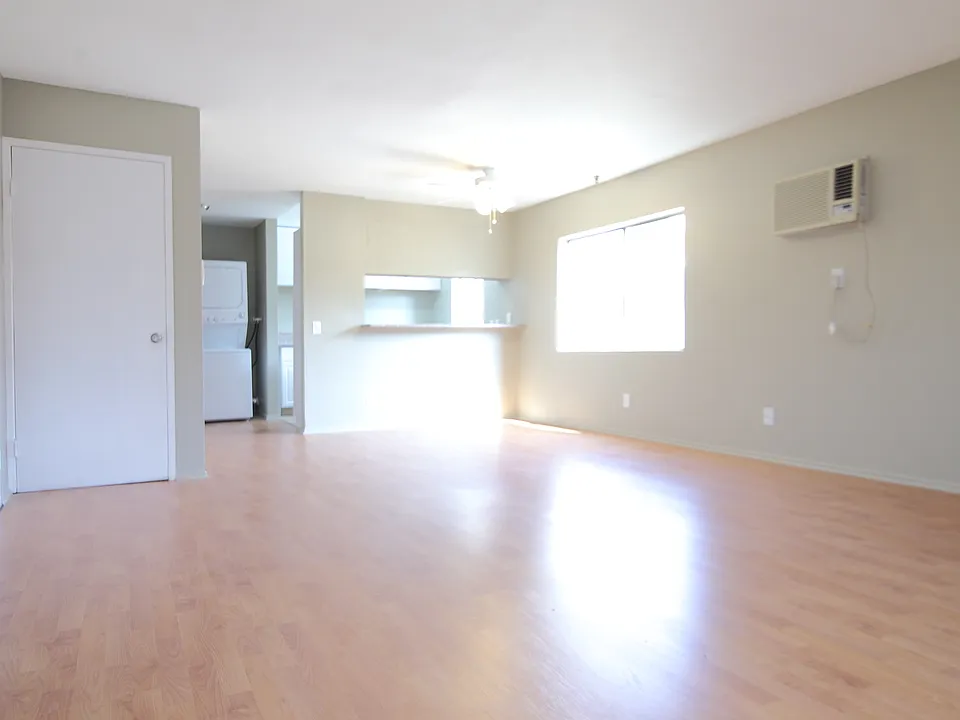 2110 Crenshaw Blvd #6