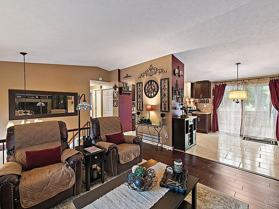 4th image of 3036 Glenaire Dr