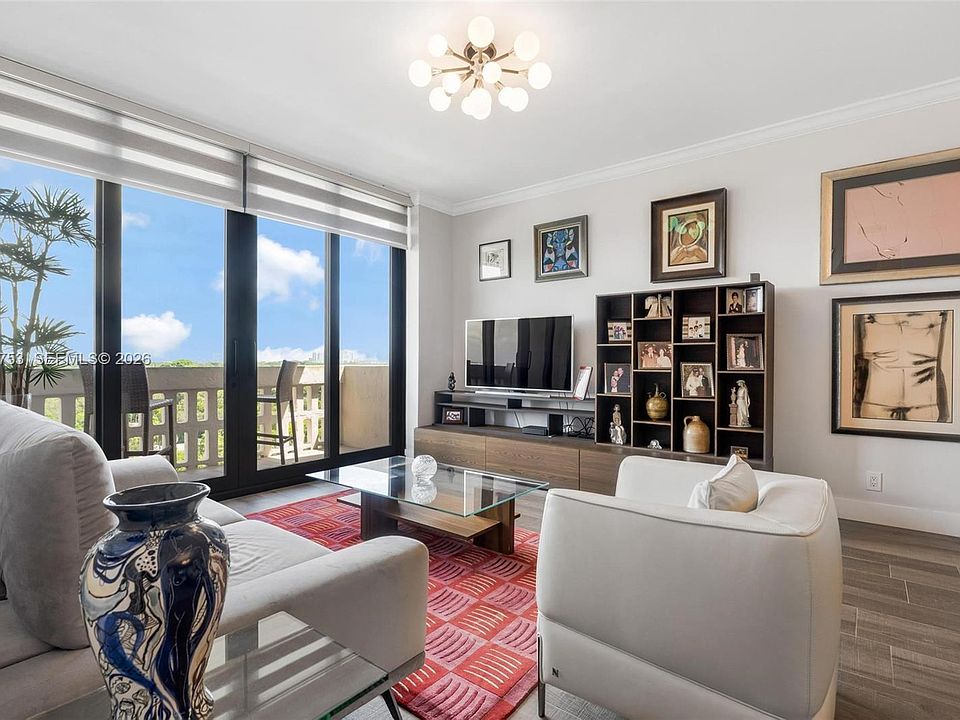 1st image of 90 Edgewater Dr #Penthouse 03