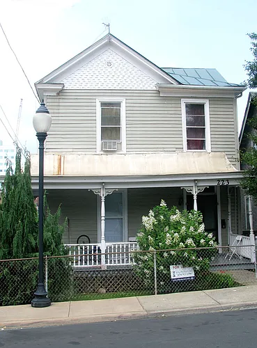223 9th St SW Photo 1