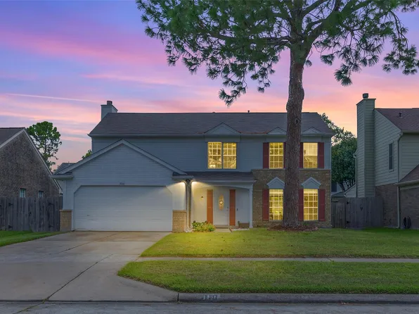 10110 Red Wolf Ln, Houston, TX 77064