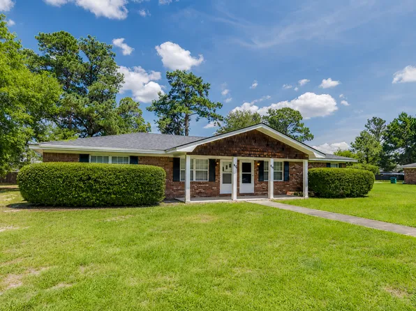 301 Hickory St, Springfield, GA 31329