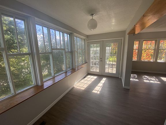 2nd image of 371 Conmee St #B
