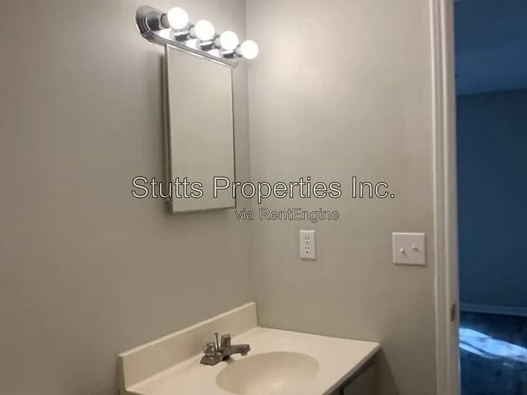 505 N Dickson St #B-7 — Photo 9