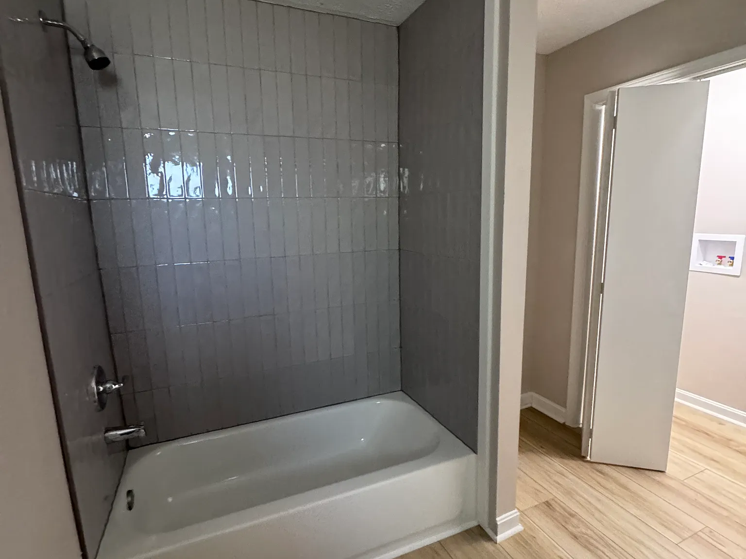 3 bed, 1376 sqft, $1,800 — Photo 4