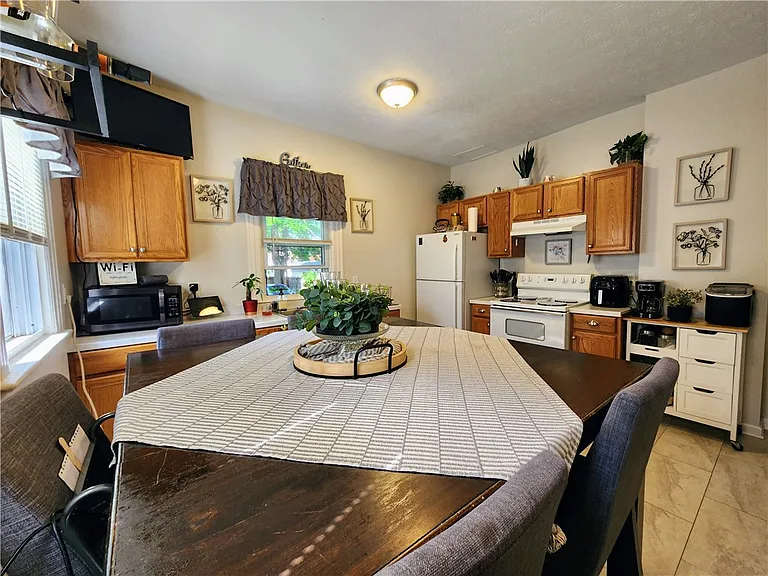 674 Parsells Ave — Photo 10