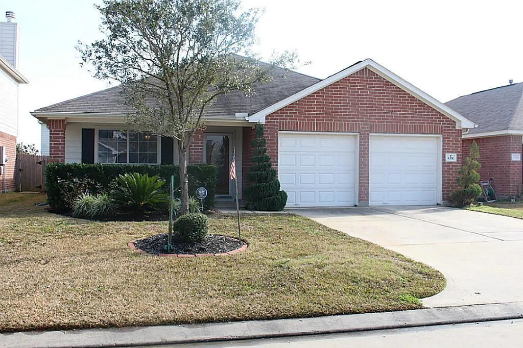 4 bed, 1990 sqft, $2,350 — Photo 1
