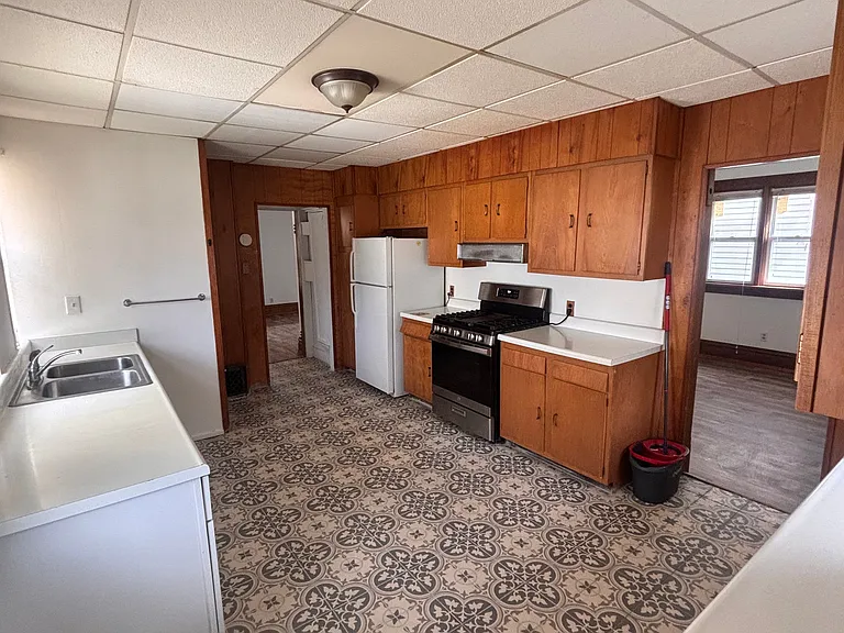 1816 W Bradley Ave — Photo 5