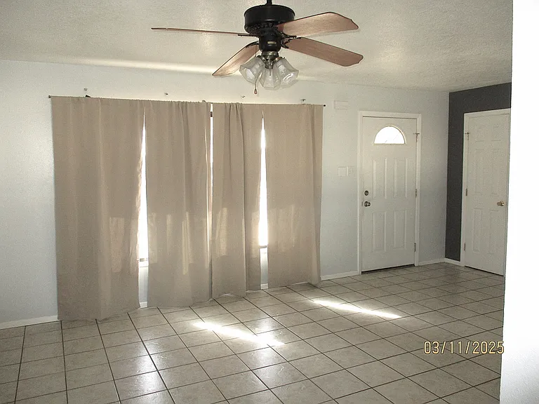 1706 Utah St NE — Photo 3