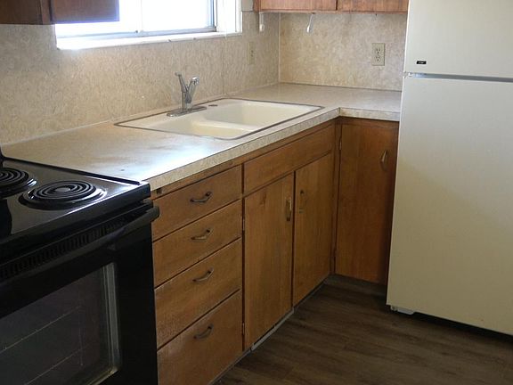 See Video at www.2-Bdrm.com