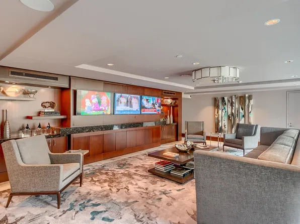 800 Avenue At Port Imperial image 25 of 33