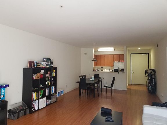 5th image of 625 S Berendo St APT 204