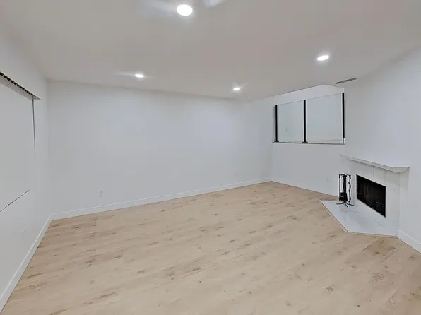 7130 Glade Ave Unit M, Canoga Park, CA 91303