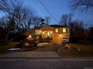 112 Crescent Drive, Searingtown, NY 11507