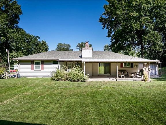 4th image of 1133 W Liberty Dr