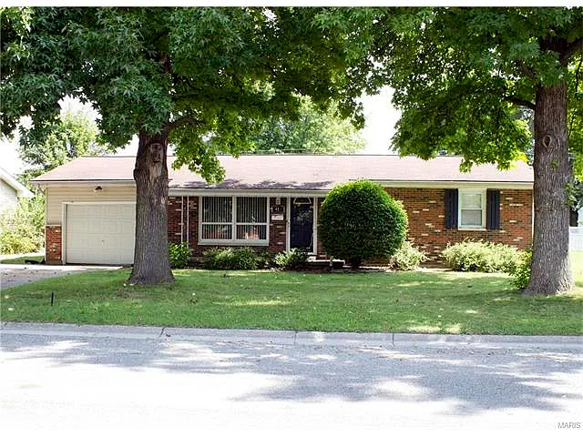 413 Sanders St photo 1