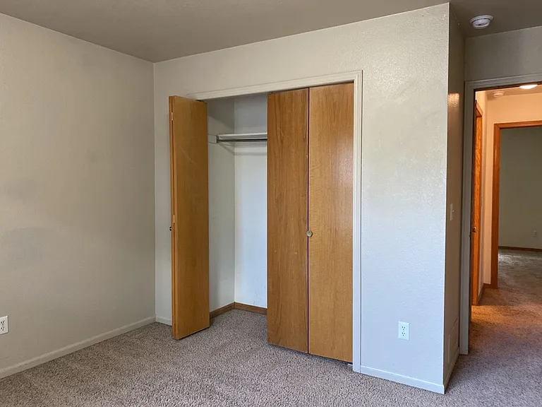 610 S Whitcomb St #B — Photo 27