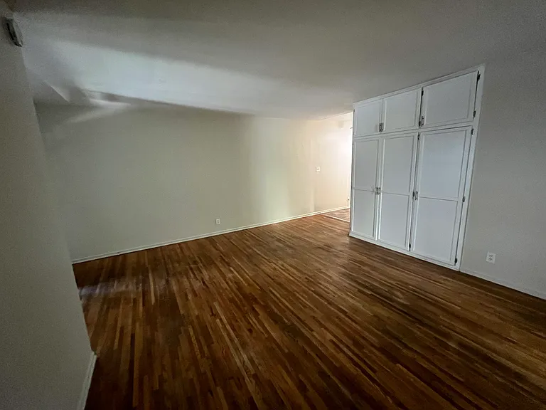652 Veteran Ave — Photo 128