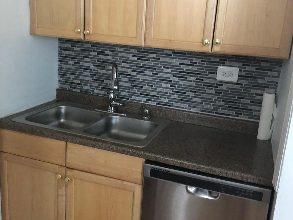 1st image of 850 W Agatite Ave