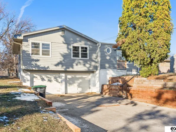 4908 N 48th St, Omaha, NE 68104