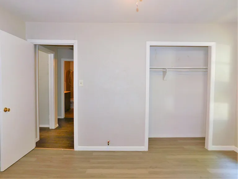 2212 Denison St — Photo 6
