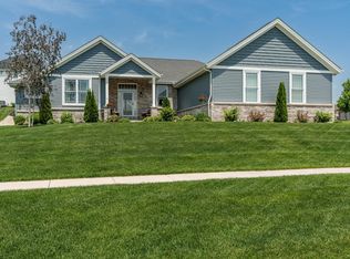 465 Old Orchard Ln, Poplar Grove, IL 61065