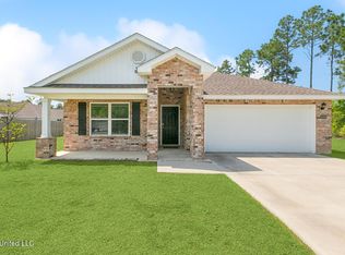 10068 Willow Leaf Dr, Gulfport, MS 39503