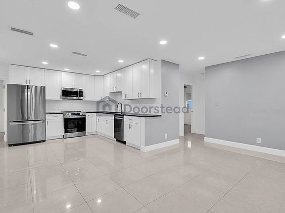 4th image of 6020 NE 6th Ter