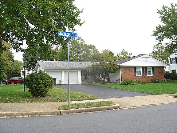 2nd image of 4424 Majestic Ln