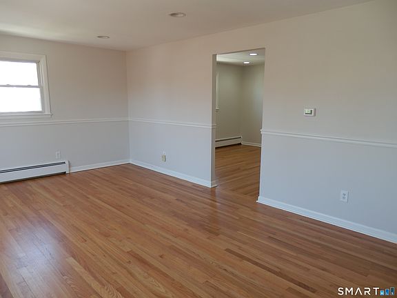 5th image of 306 Grovers Ave #2