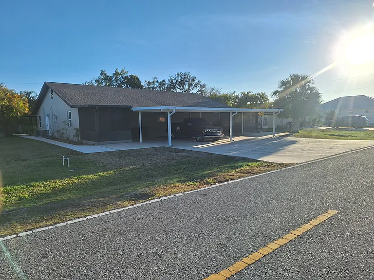 225 W Ann St #B — Photo 4