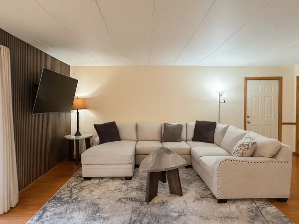 9250 Beloit Ave APT 104, Bridgeview, IL 60455