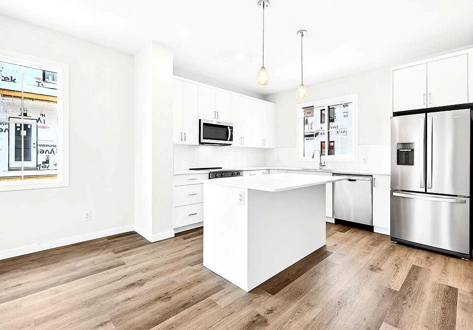 1st image of 40 E Creekside Way SW #101