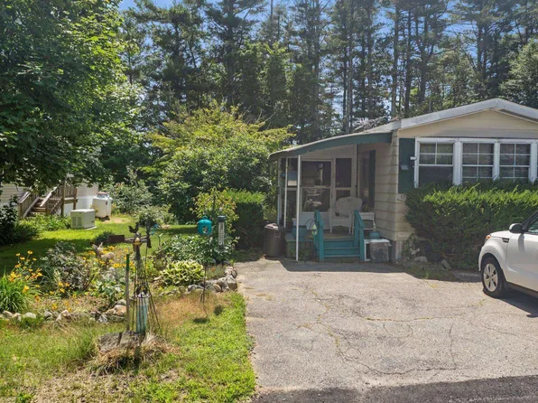 17 Evergreen Terrace, Lee, NH 03861