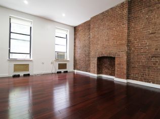 526 W 46th St #2, New York, NY 10036