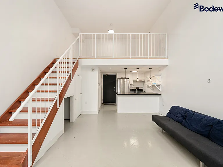 1 Cordova St E #309 — Photo 4
